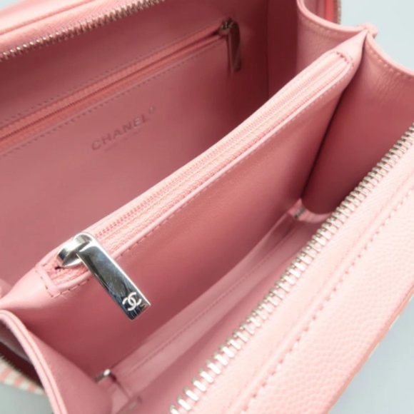 100% Authentic CHANEL Vanity case Quilted Leather Satchel Bag - Picture 8 of 12